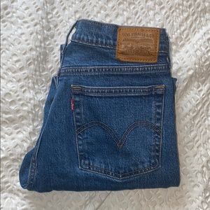 Levi’s Classic Wedgie Straight in Medium Wash